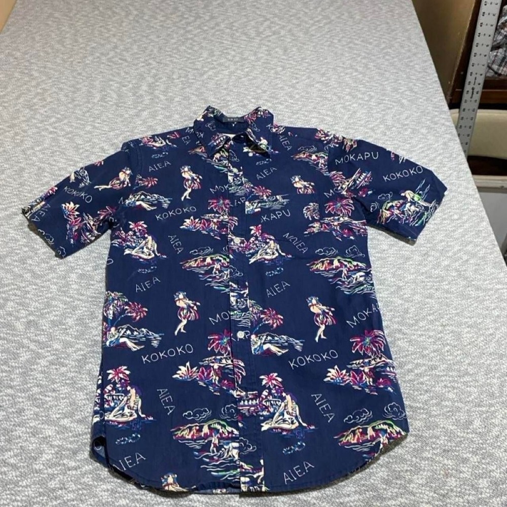 St John's Bay Blue Hawaiian shirt tropical print slim fit size S. SKU-B61